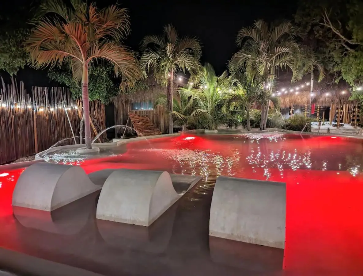 Stunning 6 Private Villas & Ph Wifi Ac Pool Gym